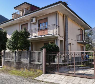 Casa indipendente in vendita a Gravellona Toce (Verbano-Cusio-Ossola), Via Cantarana 12