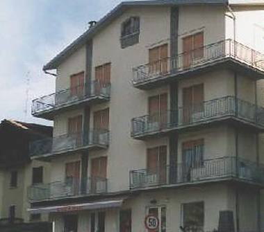 Quadrilocale in vendita a Serina (Bergamo), Via Dante Alighieri 12