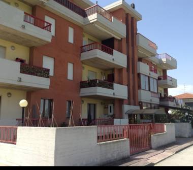 Trilocale in vendita a Martinsicuro (Teramo), Via G. Marconi 21