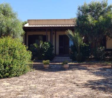 Villa in vendita a Campobello di Mazara, Frazione Torretta Granitola, Lungomare Ovest 2