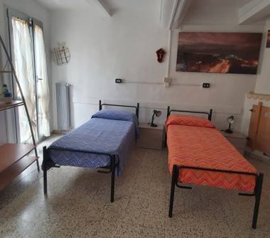 Porzione di casa in affitto a Bologna, Zona Centro Storico, Via Orfeo 17