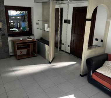 Casa indipendente in vendita a Valdidentro, Frazione Isolaccia, Via Don Evaristo Peccedi 2