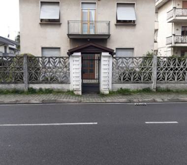 Casa indipendente in vendita a Cesano Maderno (Monza e Brianza), Via M. Resegone 36