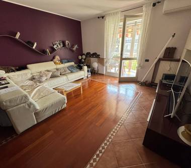 Quadrilocale in vendita a Settimo Torinese (Torino), Via della Costituzione 54