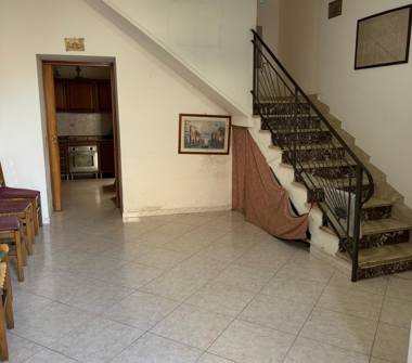 Casa indipendente in affitto a Barcellona Pozzo di Gotto (Messina), Via Magenta 36