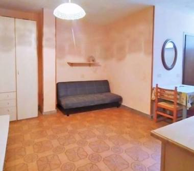 Monolocale in vendita a Carrara, Frazione Marina Di Carrara, Viale Domenico Zaccagna 52