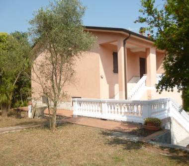 Villa in vendita a Aulla, Frazione Albiano Magra, Via della Libertà 16