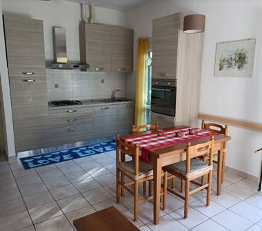 Bilocale in affitto a Biandronno (Varese), Via G. Mazzini 36