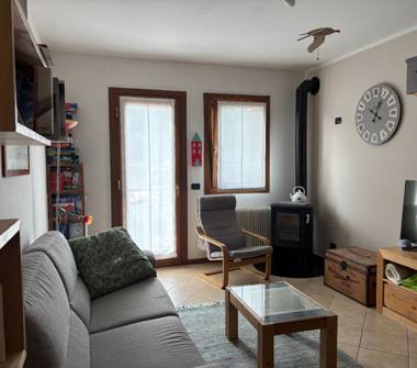 Quadrilocale in vendita a Revine Lago, Frazione Revine, Via Maestra 102