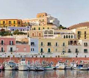 Bilocale in vendita a Ponza (Latina), Via Scotti 5