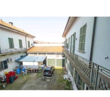 Trilocale in vendita a Vespolate (Novara), Piazza Martiri della Libertà 14