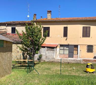 Casa indipendente in vendita a Arezzo, Frazione San Giuliano, Località San Giuliano 42