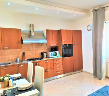 Affitto Appartamento Vacanze a Pomezia, Frazione Torvaianica Alta, Via Olanda 1