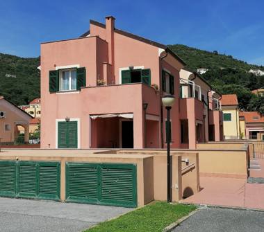 Bilocale in vendita a Pietra Ligure (Savona), Via Nazario Sauro 163