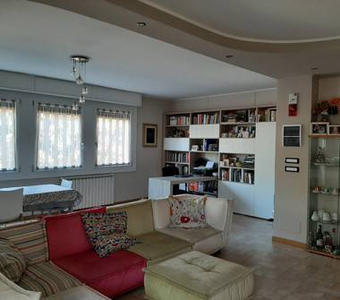 Casa indipendente in vendita a Biella, Frazione Barazzetto