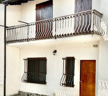 Casa indipendente in vendita a Manerba del Garda, Frazione Solarolo