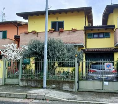 Villetta a schiera in vendita a Chignolo Po, Frazione Lambrinia