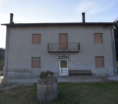 Rustico/Casale in vendita a Terre Roveresche (Pesaro e Urbino)