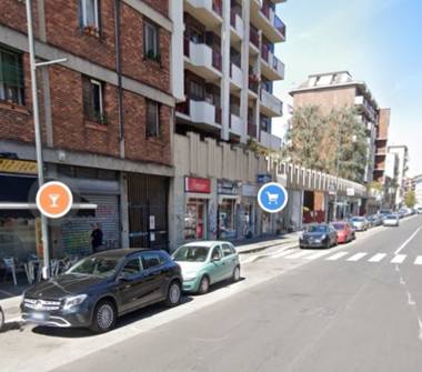 Negozio in vendita a Milano, Zona Udine