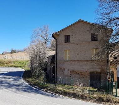 Rustico/Casale in vendita a San Severino Marche (Macerata), Località Serralta 32