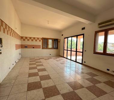 Quadrilocale in vendita a Reggio Calabria (Reggio Calabria), Via Saracinello 169