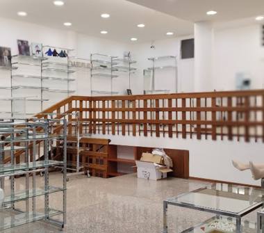 Negozio in vendita a Abano Terme, Frazione Monteortone