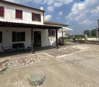 Villetta a schiera in vendita a Adria, Frazione Ca'emo