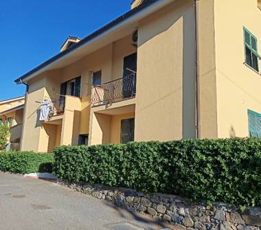 Palazzo/Stabile in vendita a Imperia, Frazione Caramagna Ligure, Via Palmoriere 6