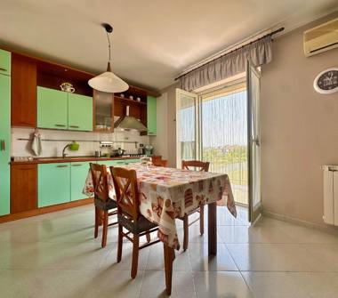 Quadrilocale in vendita a Giugliano in Campania (Napoli), Via Spazzilli 162