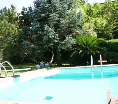 Casa indipendente in vendita a Castel Gandolfo, Frazione Pavona