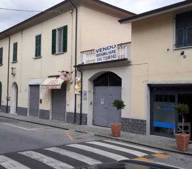 Palazzo/Stabile in vendita a Santo Stefano di Magra (La Spezia), Via Arzelà 18