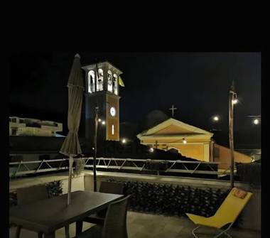 Casa indipendente in vendita a Caserta, Frazione Casertavecchia, Piazza Madonna di Pompei 1