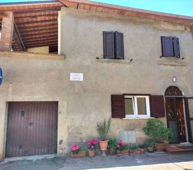 Casa indipendente in vendita a Monte San Savino, Frazione Montagnano, Via del Tonacato 5