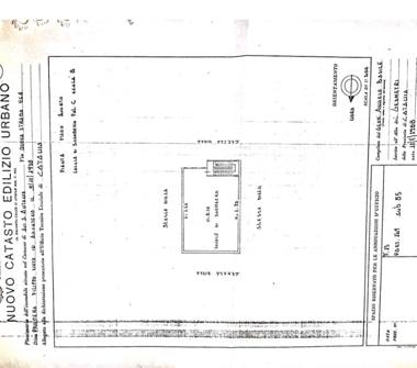 Mansarda in vendita a Aci Sant'Antonio (Catania), Via Stazzone 15
