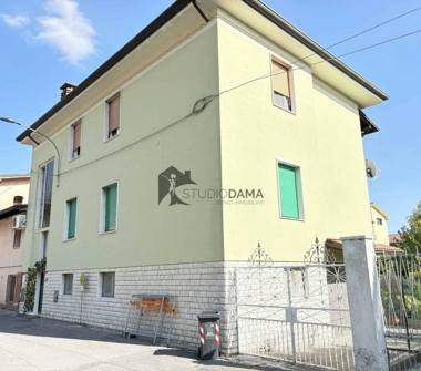 Porzione di casa in vendita a Mazzano (Brescia), Via Moretto 9