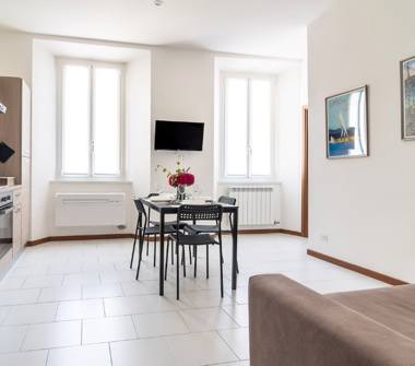 Bilocale in vendita a Como, Zona Borghi, Via Luigi Cadorna 29