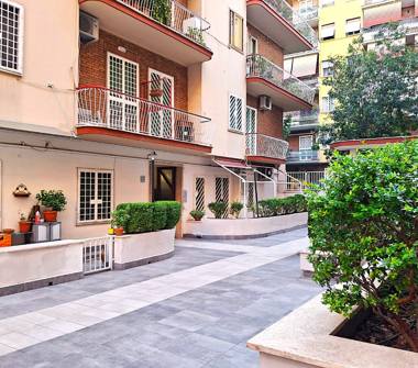 Quadrilocale in vendita a Roma, Zona Colli Albani
