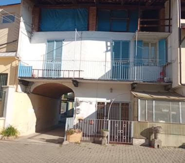 Casa indipendente in vendita a Rivarolo Canavese, Frazione Pasquaro, Via Madre Antonia Maria Verna 5