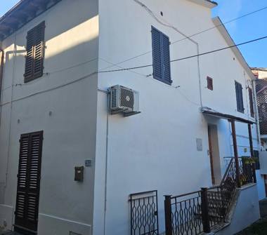 Casa indipendente in vendita a Empoli, Frazione Pozzale-Casenuove, Via Val d'Orme 428