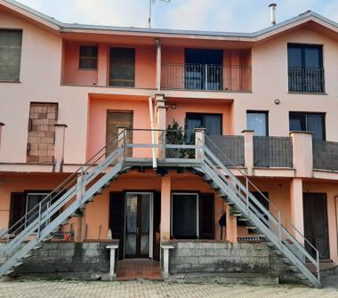 Rustico/Casale in vendita a Crescentino, Frazione Caravini, Via Bosso Virginio 44