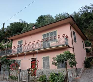 Casa indipendente in vendita a Sestri Levante, Frazione Santa Vittoria