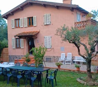 Villa in vendita a Camaiore, Frazione Pedona, Via per Pedona 215
