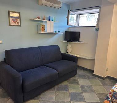 Trilocale in vendita a Laigueglia (Savona), VIA GLICINI 3