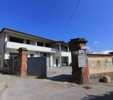 Casa indipendente in vendita a Cadorago (Como)