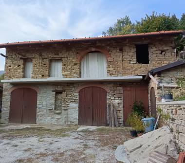Casa indipendente in vendita a Cortemilia (Cuneo)