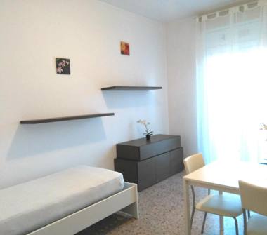 Affitto Stanza Singola a Limbiate (Monza e Brianza)