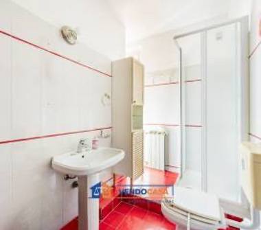 Trilocale in vendita a Vado Ligure (Savona), Via Giuseppe Garibaldi 1