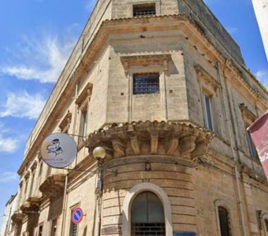 Palazzo/Stabile in vendita a Tricase, Frazione Lucugnano, Corso Giuseppe Garibaldi 21