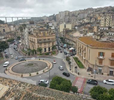 Appartamento in vendita a Modica, Frazione Sacro Cuore, Corso Umberto I 8