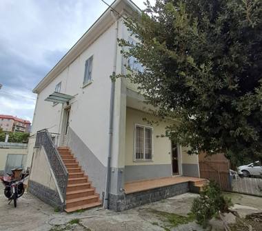Casa indipendente in vendita a Rimini (Rimini)